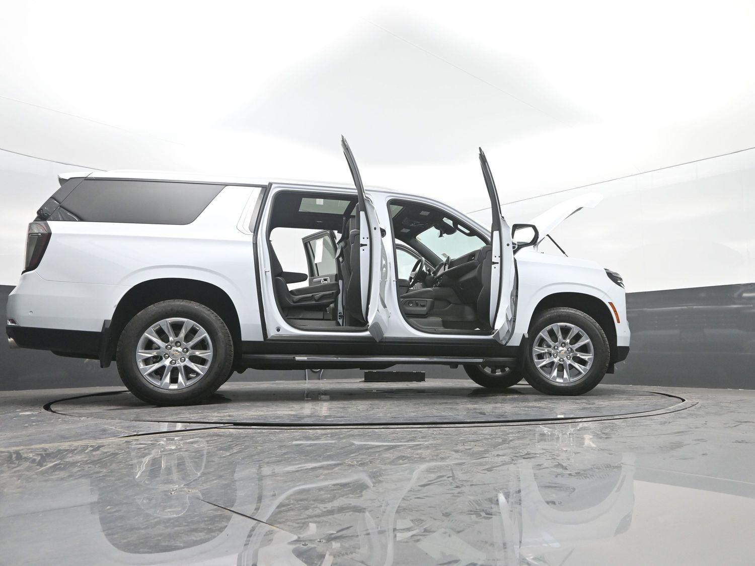 Used 2026 Polar White Tricoat Chevrolet Premier image 57