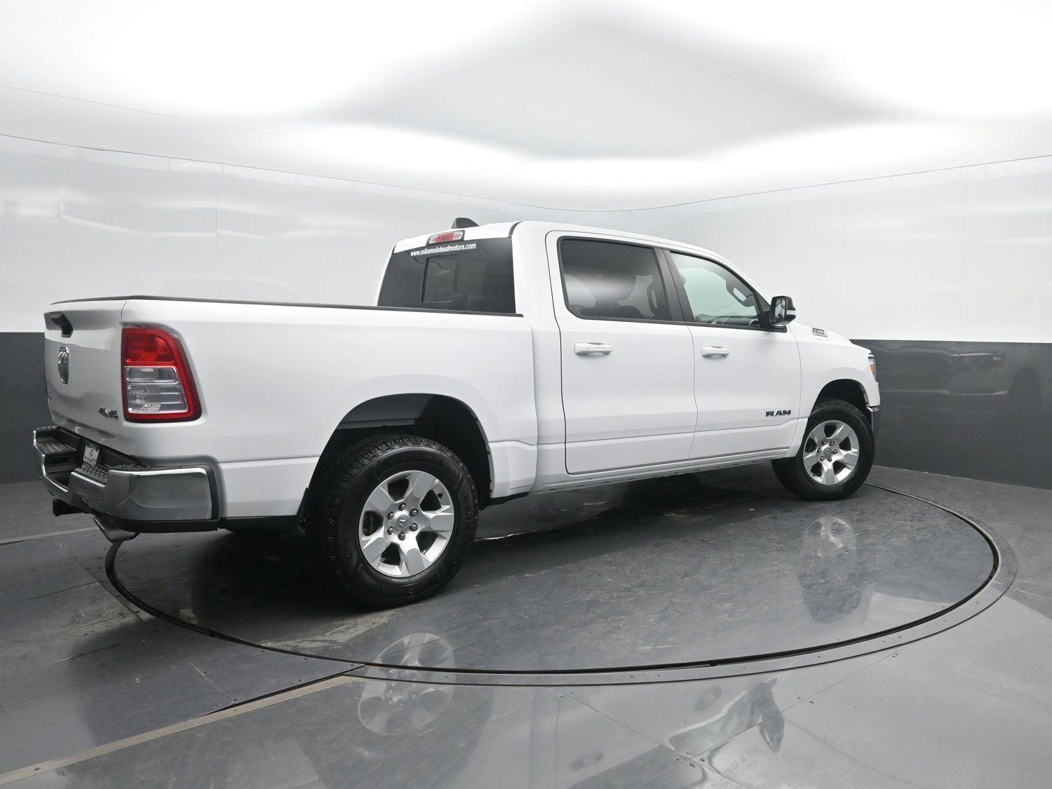 View vehicle photo 2