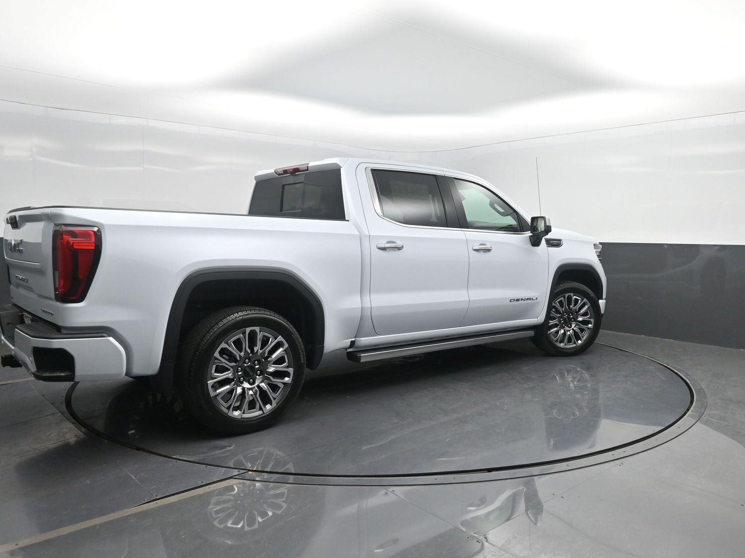 Glacier White Tricoat 2026 GMC Sierra 1500 Pickup Truck Four-Wheel Drive Automatic