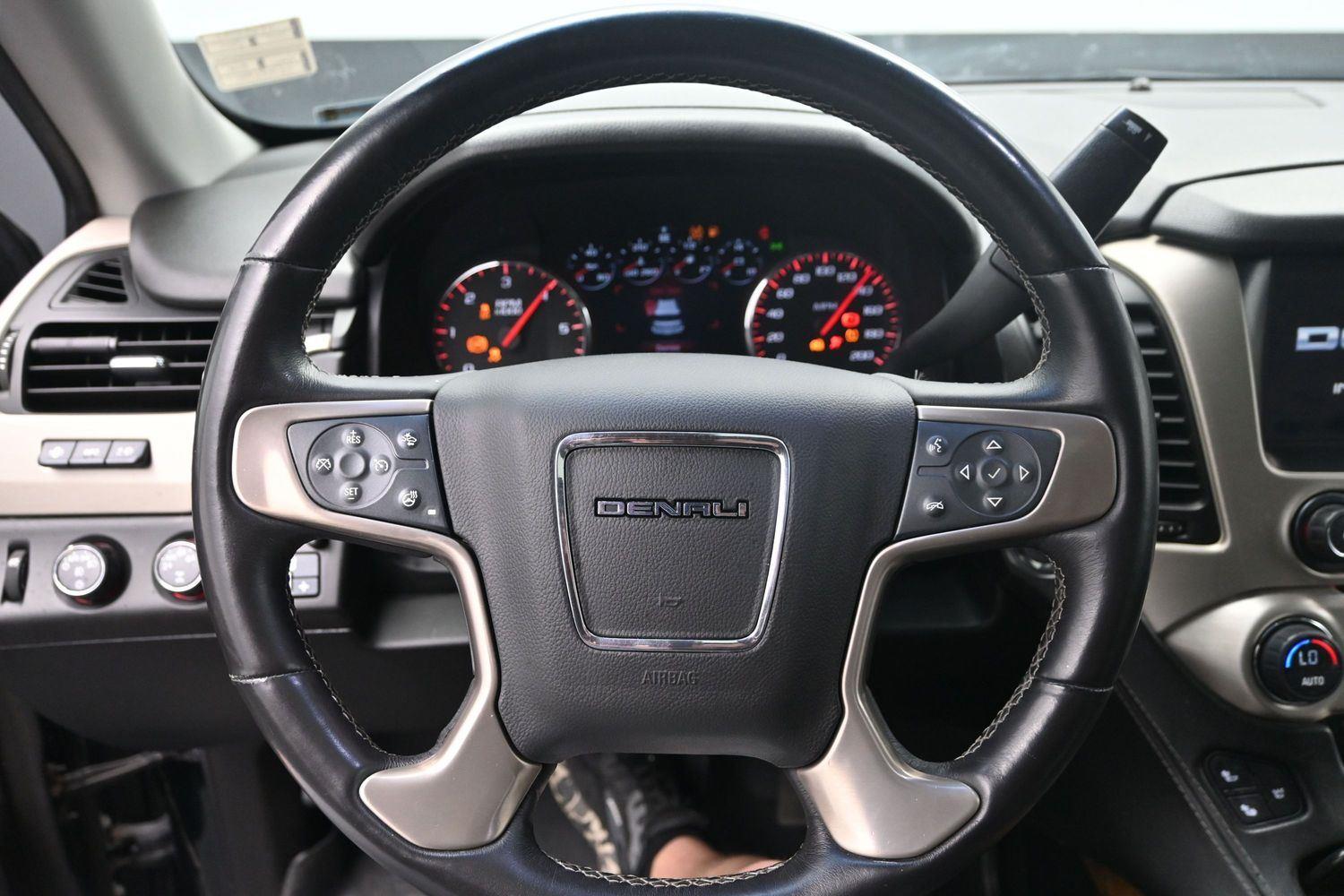 Used 2015 Onyx Black GMC Denali image 25