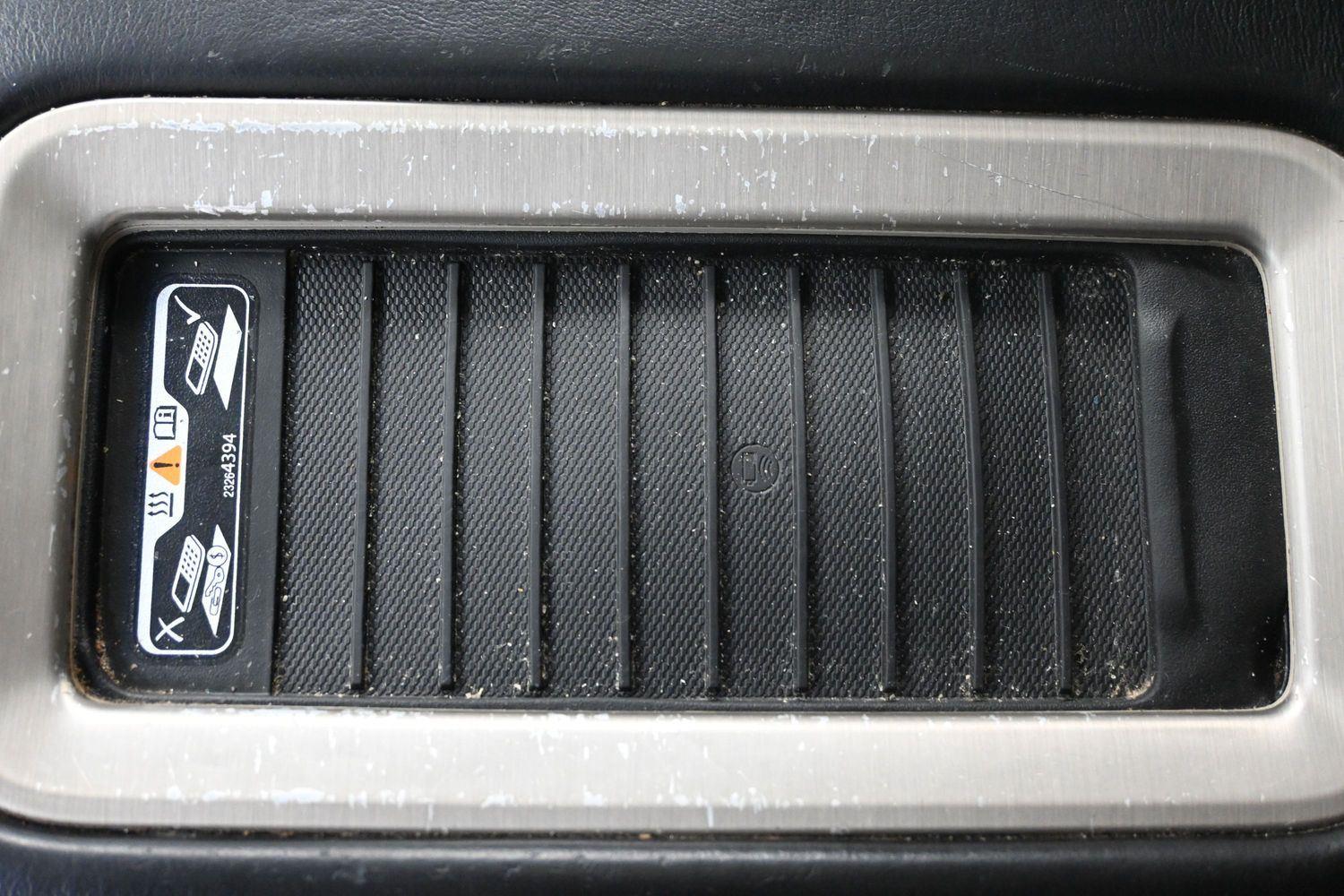 Used 2015 Onyx Black GMC Denali image 34