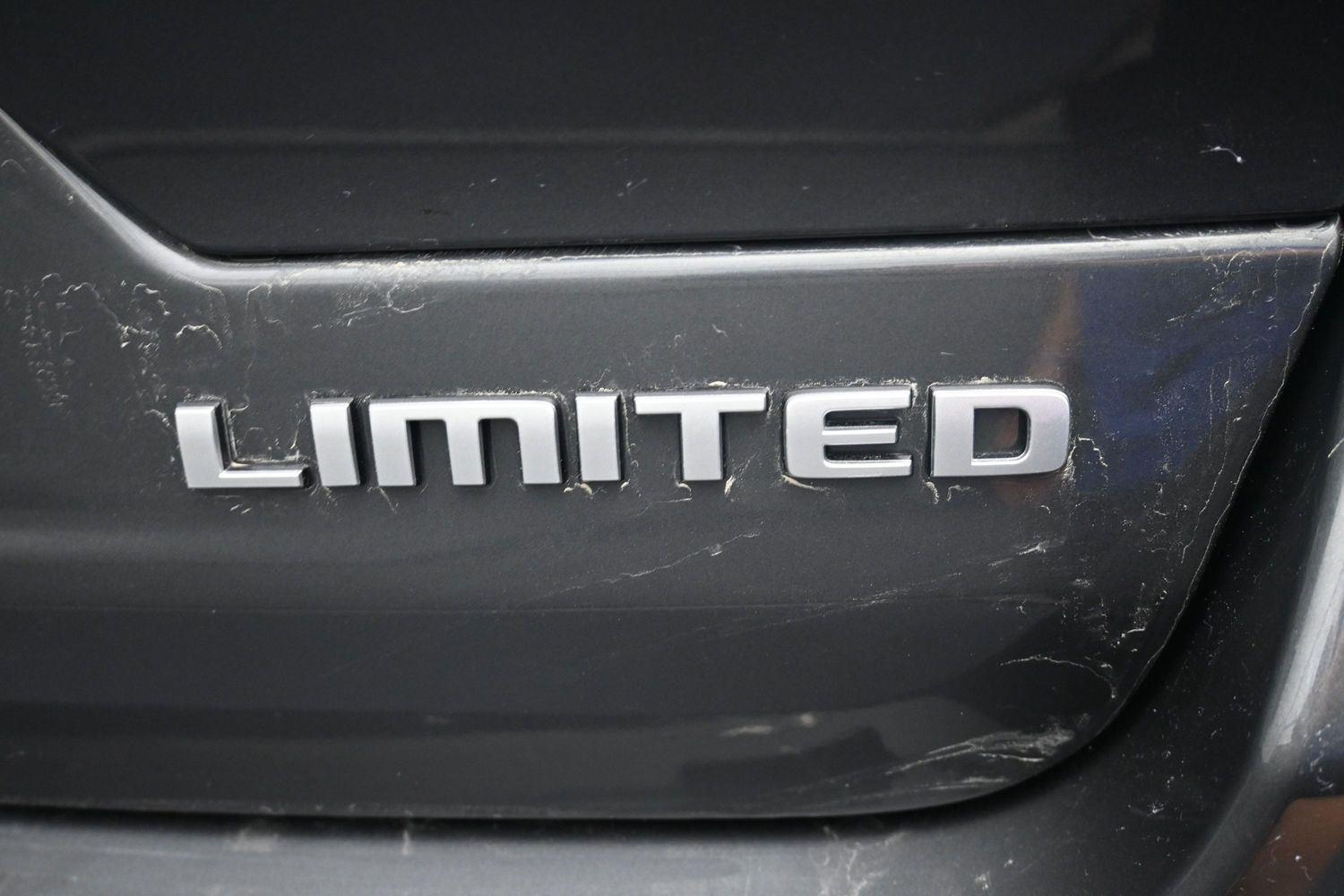 Used 2025 Baltic Gray Metallic Clearcoat Jeep Limited image 14