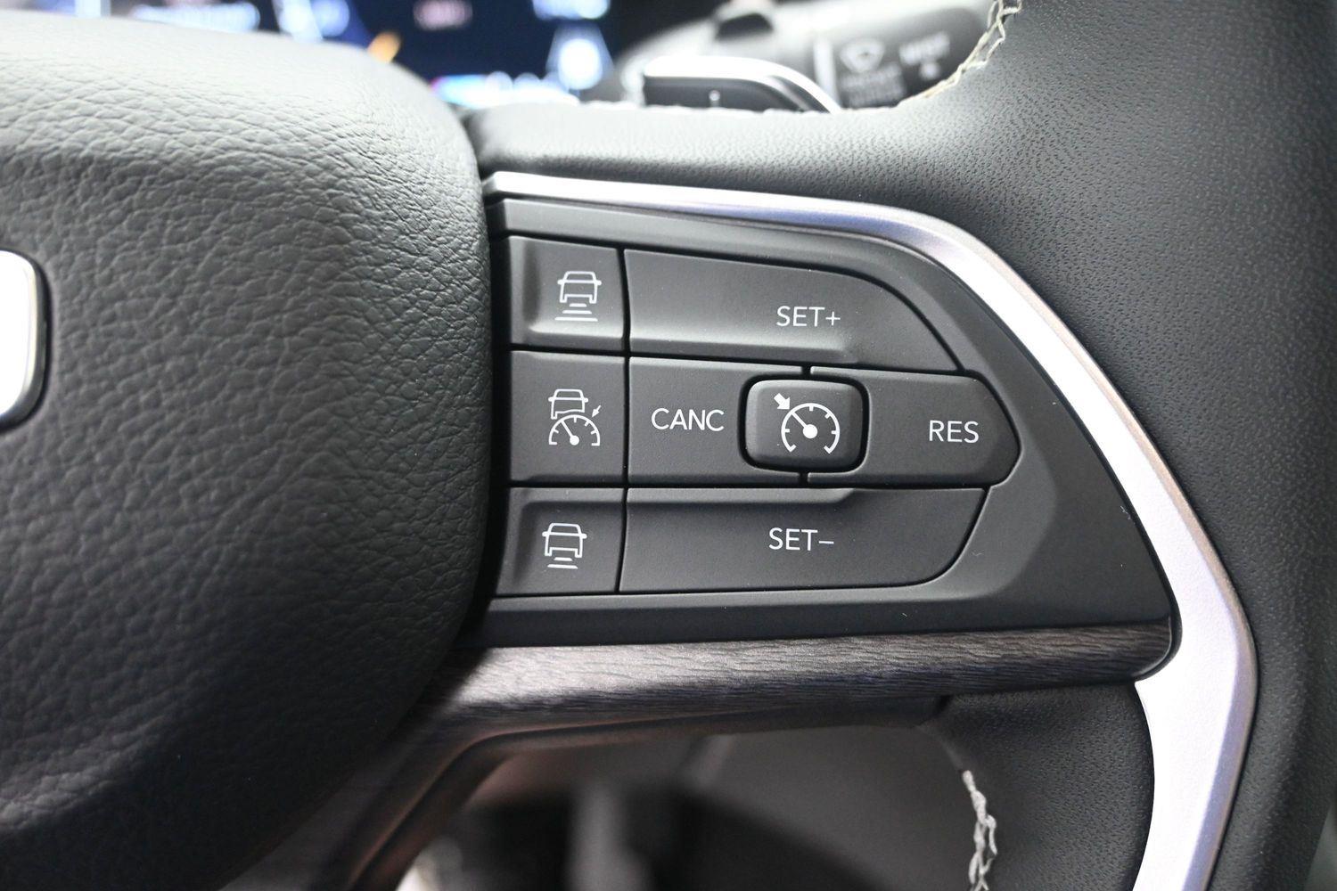 Used 2025 Baltic Gray Metallic Clearcoat Jeep Limited image 24