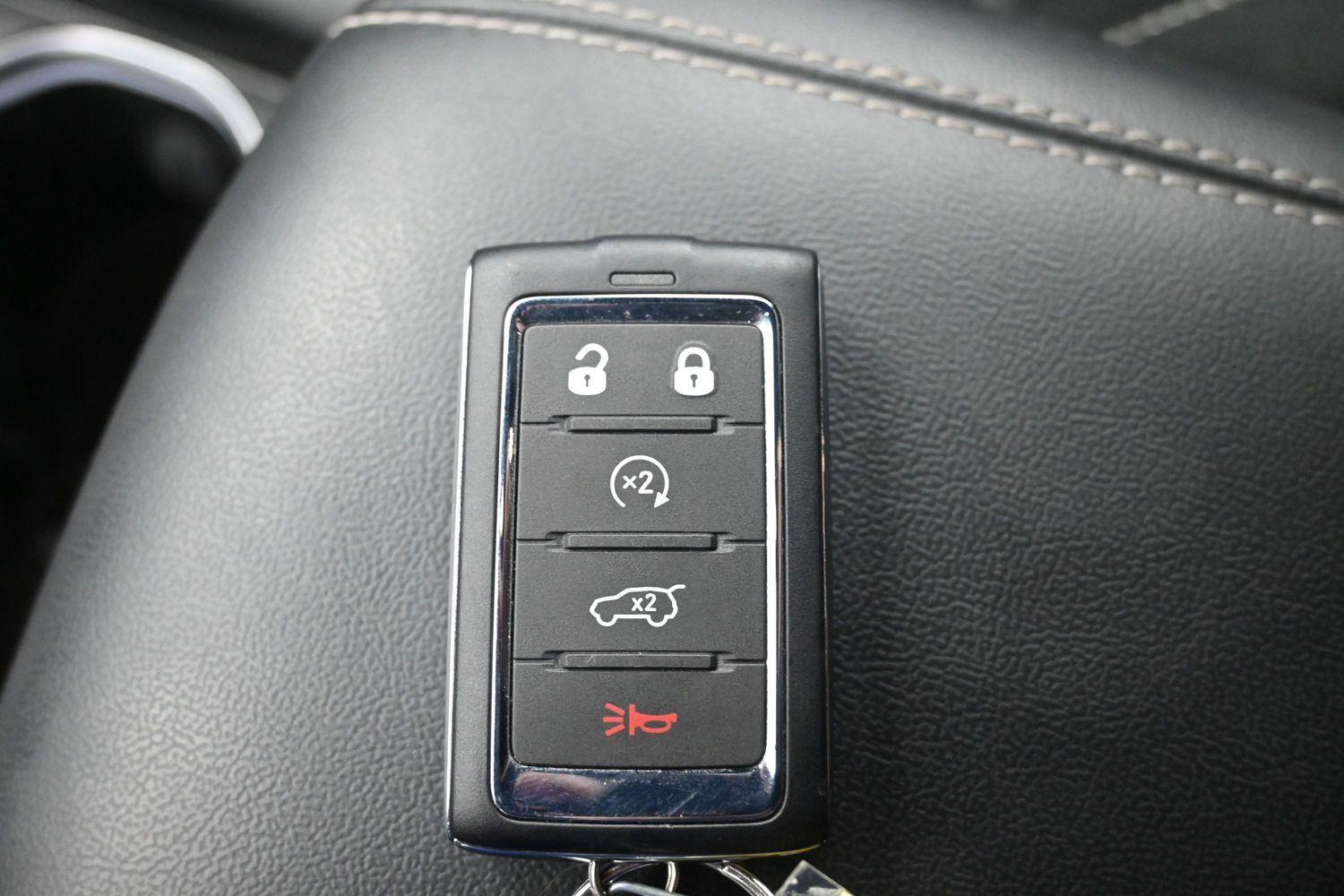 Used 2025 Baltic Gray Metallic Clearcoat Jeep Limited image 32