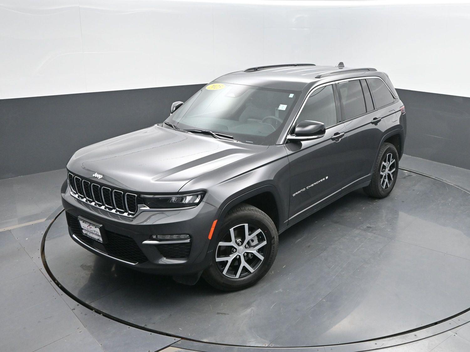 Used 2025 Baltic Gray Metallic Clearcoat Jeep Limited image 36