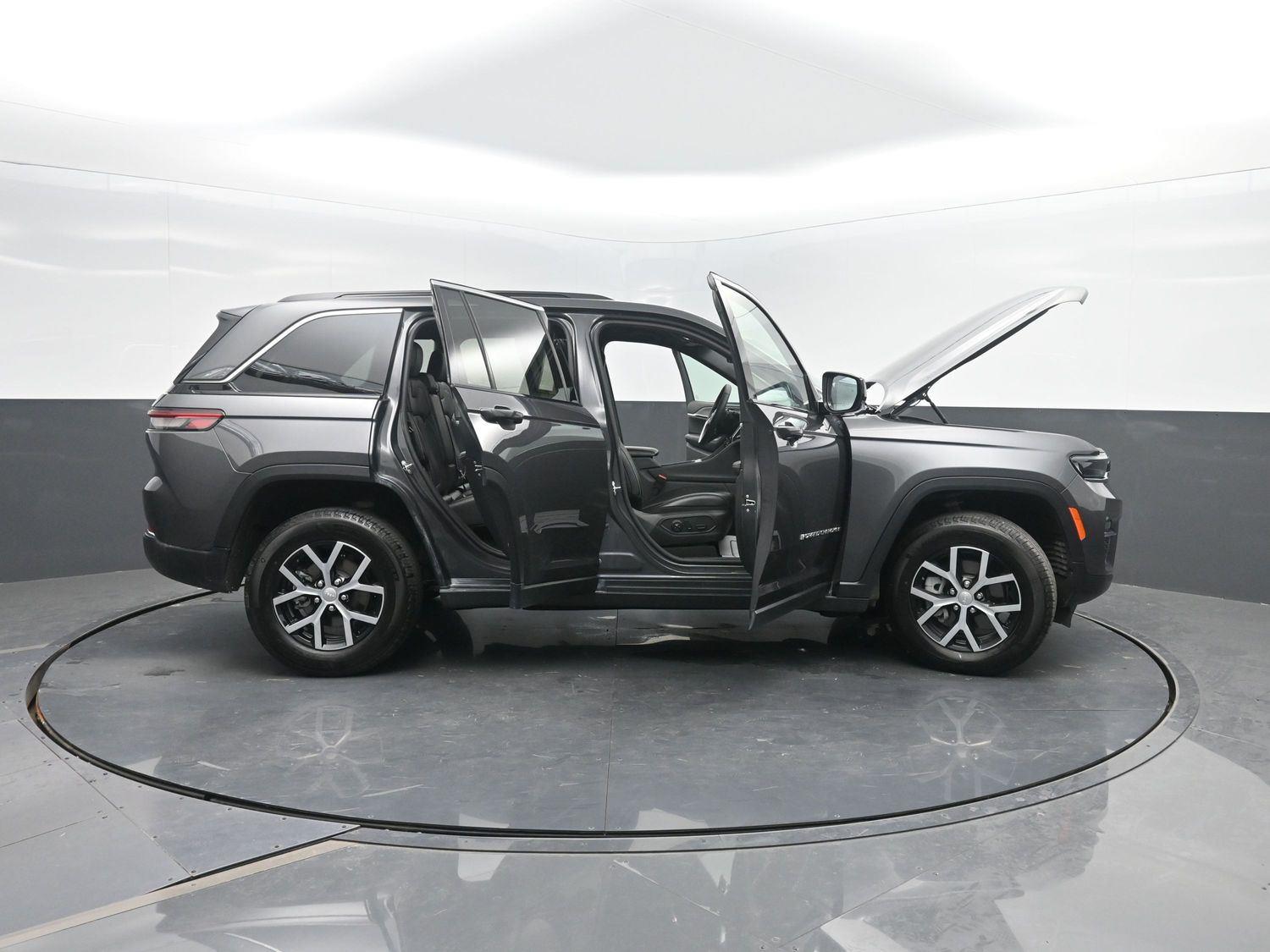Used 2025 Baltic Gray Metallic Clearcoat Jeep Limited image 46
