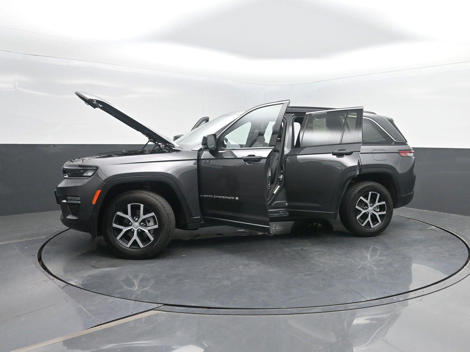 Used 2025 Baltic Gray Metallic Clearcoat Jeep Limited image 47
