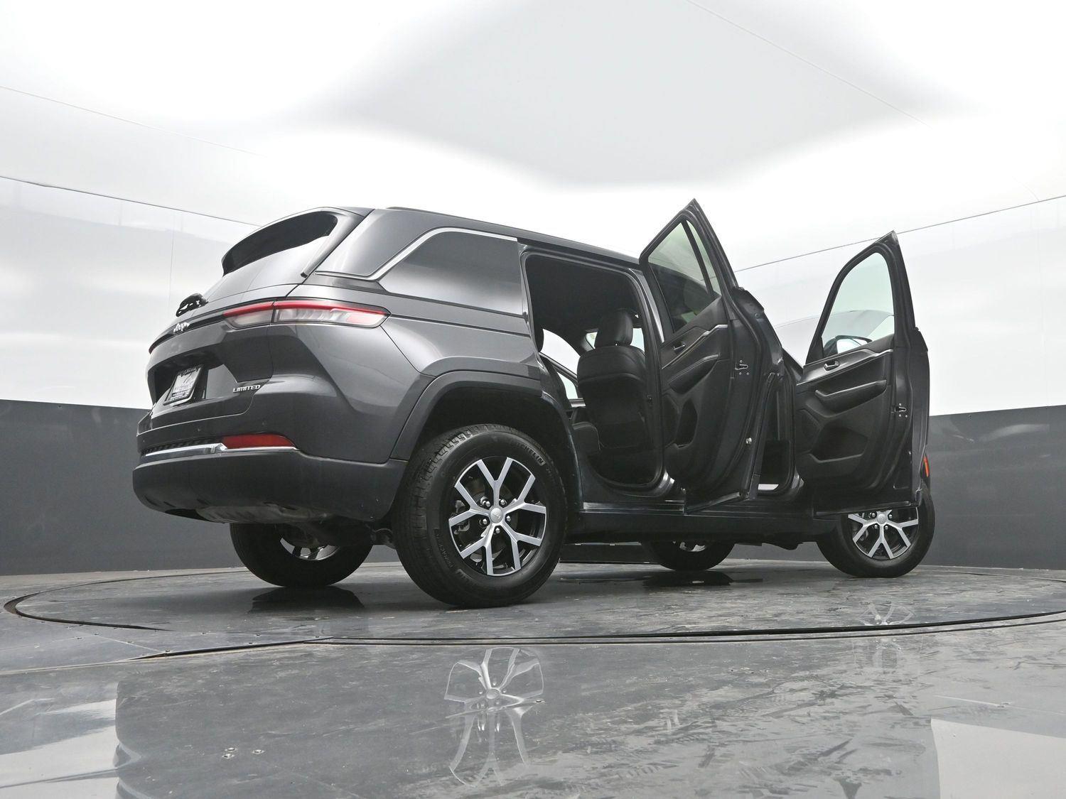 Used 2025 Baltic Gray Metallic Clearcoat Jeep Limited image 48