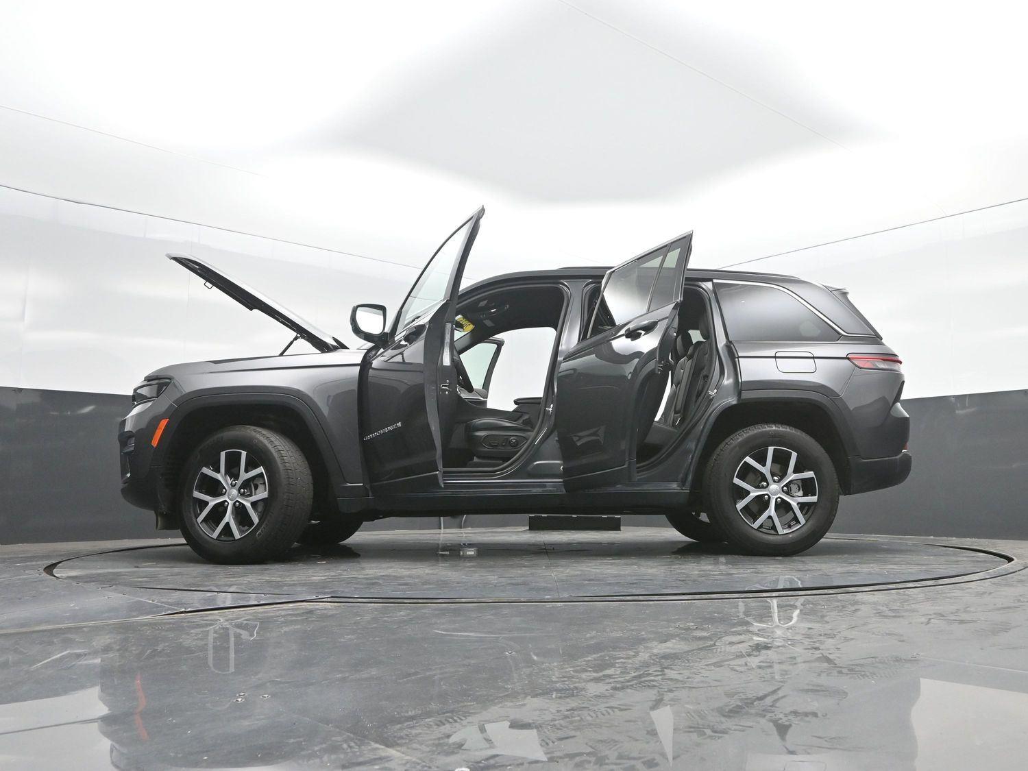 Used 2025 Baltic Gray Metallic Clearcoat Jeep Limited image 49