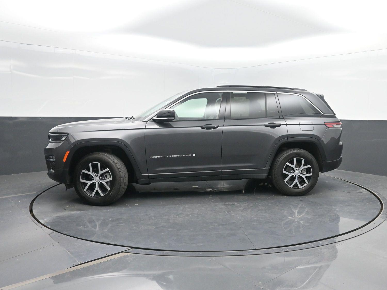 Baltic Gray Metallic Clearcoat 2025 Jeep Grand Cherokee SUV / Crossover Four-Wheel Drive 8-Speed Automatic