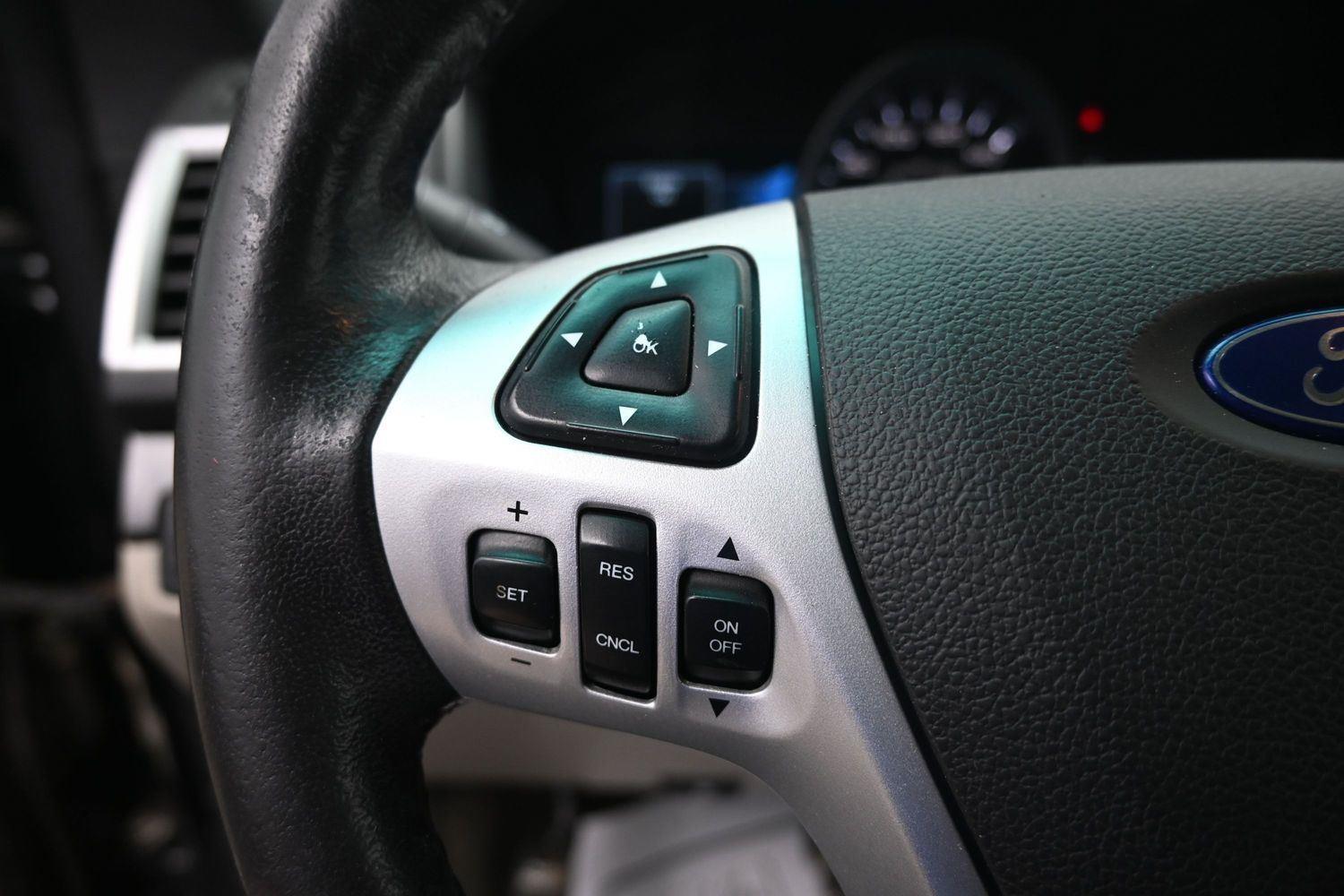 Used 2015 Tuxedo Black Metallic Ford Limited image 23