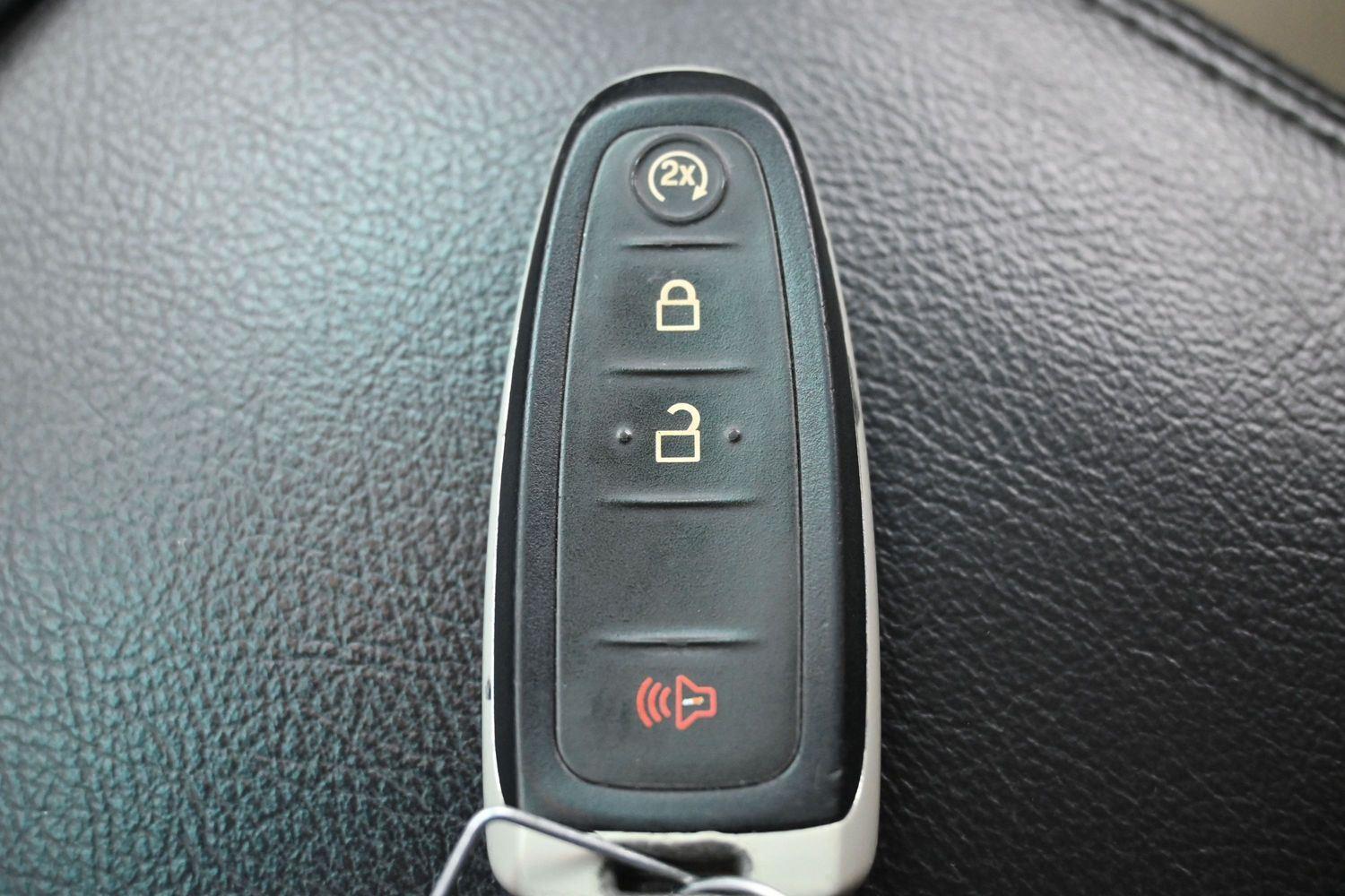 Used 2015 Tuxedo Black Metallic Ford Limited image 30