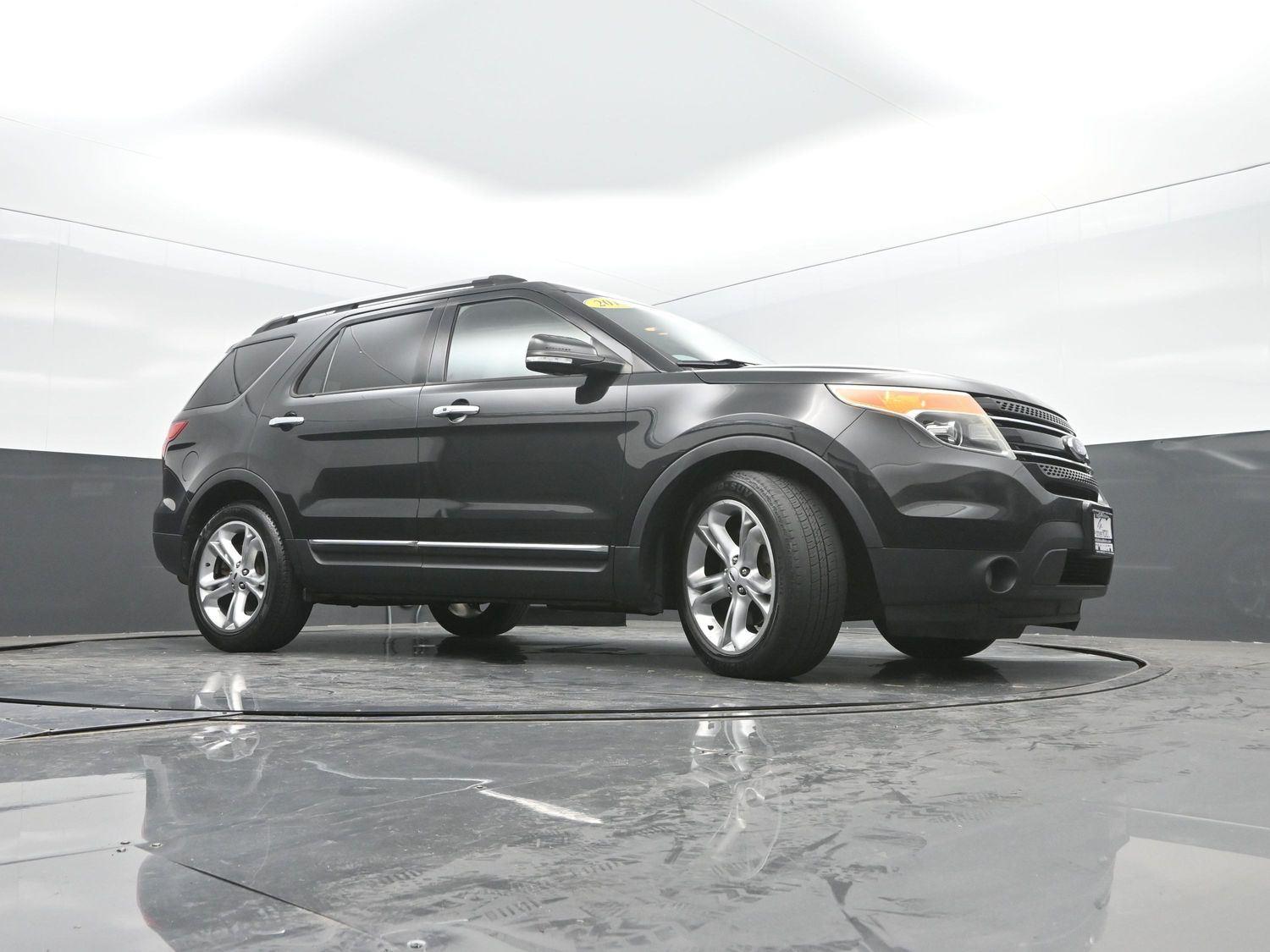 Used 2015 Tuxedo Black Metallic Ford Limited image 33