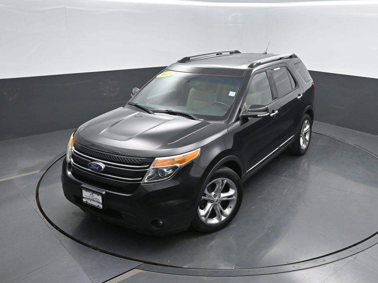 Used 2015 Tuxedo Black Metallic Ford Limited image 34