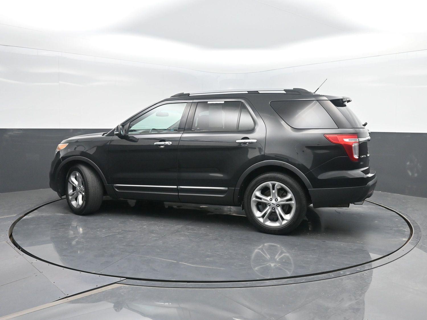 Used 2015 Tuxedo Black Metallic Ford Limited image 38