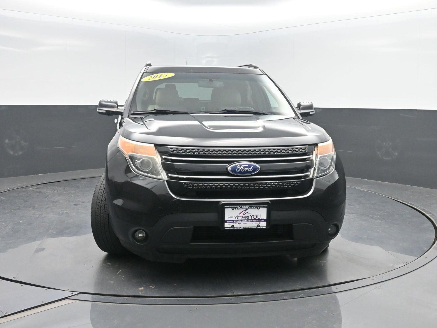 Used 2015 Tuxedo Black Metallic Ford Limited image 39