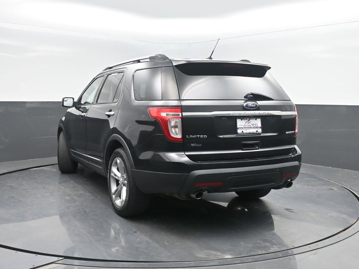 Used 2015 Tuxedo Black Metallic Ford Limited image 40