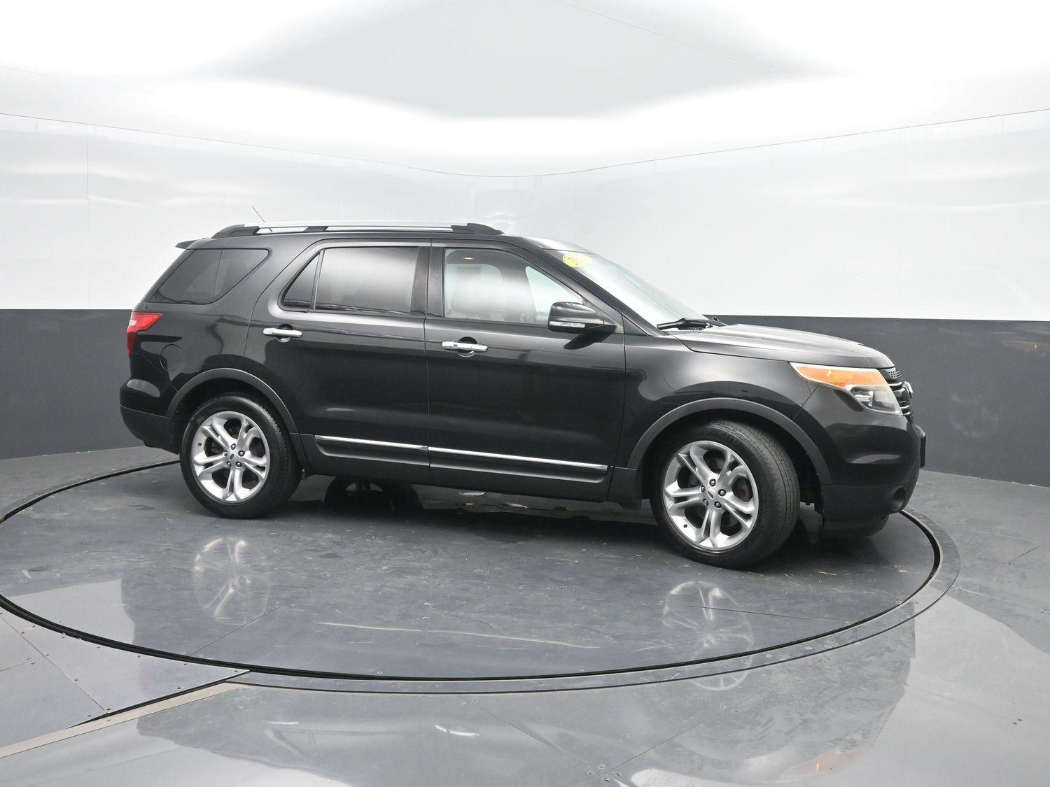 Used 2015 Tuxedo Black Metallic Ford Limited image 4