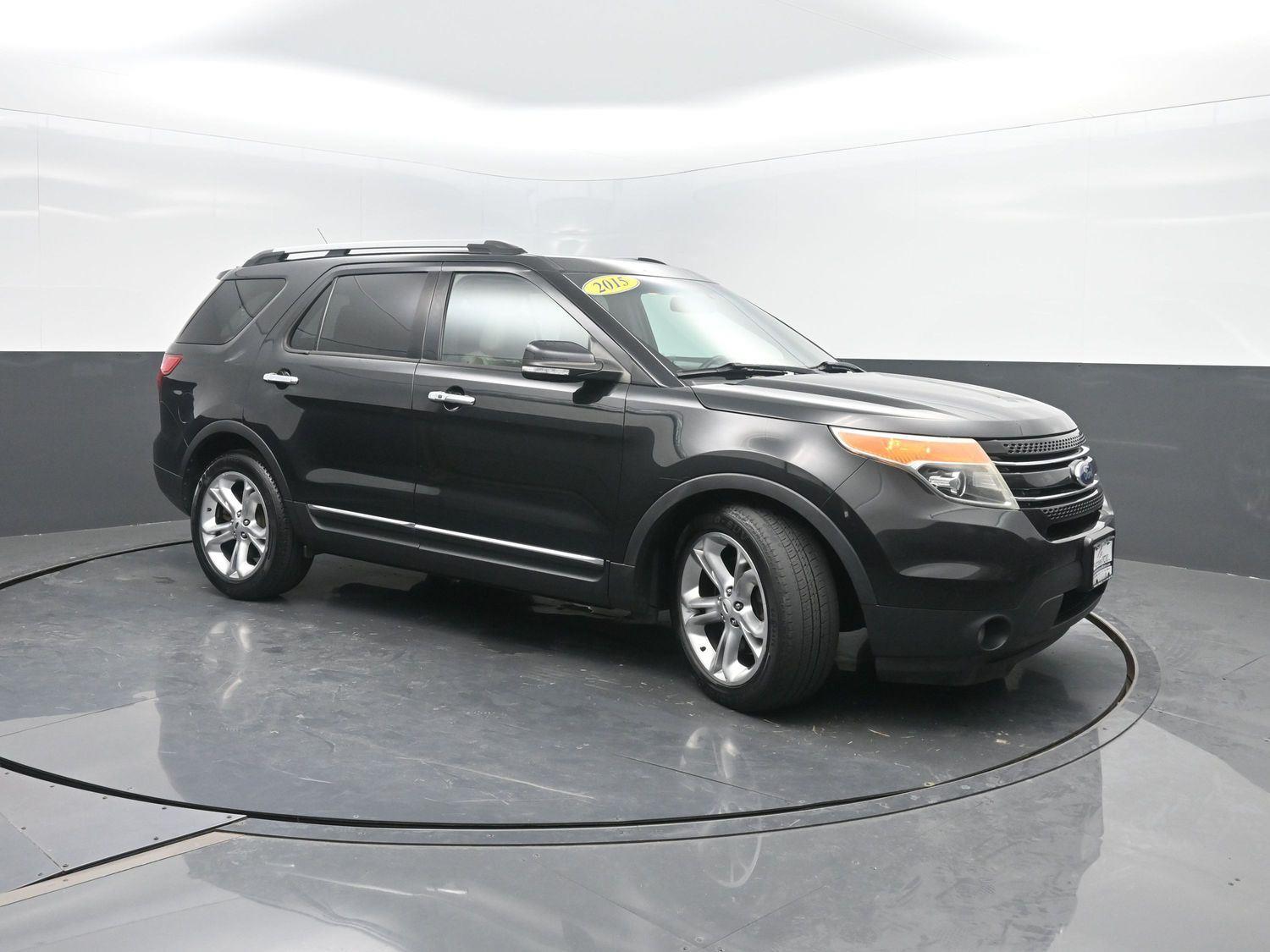 Used 2015 Tuxedo Black Metallic Ford Limited image 5