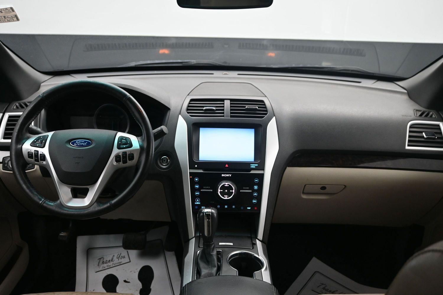 Used 2015 Tuxedo Black Metallic Ford Limited image 13