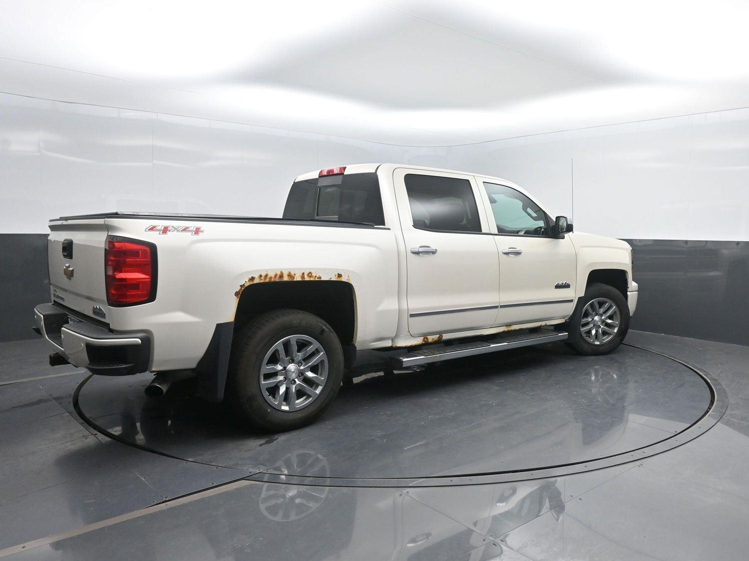 Used 2014 White Diamond Tricoat Chevrolet High Country image 2