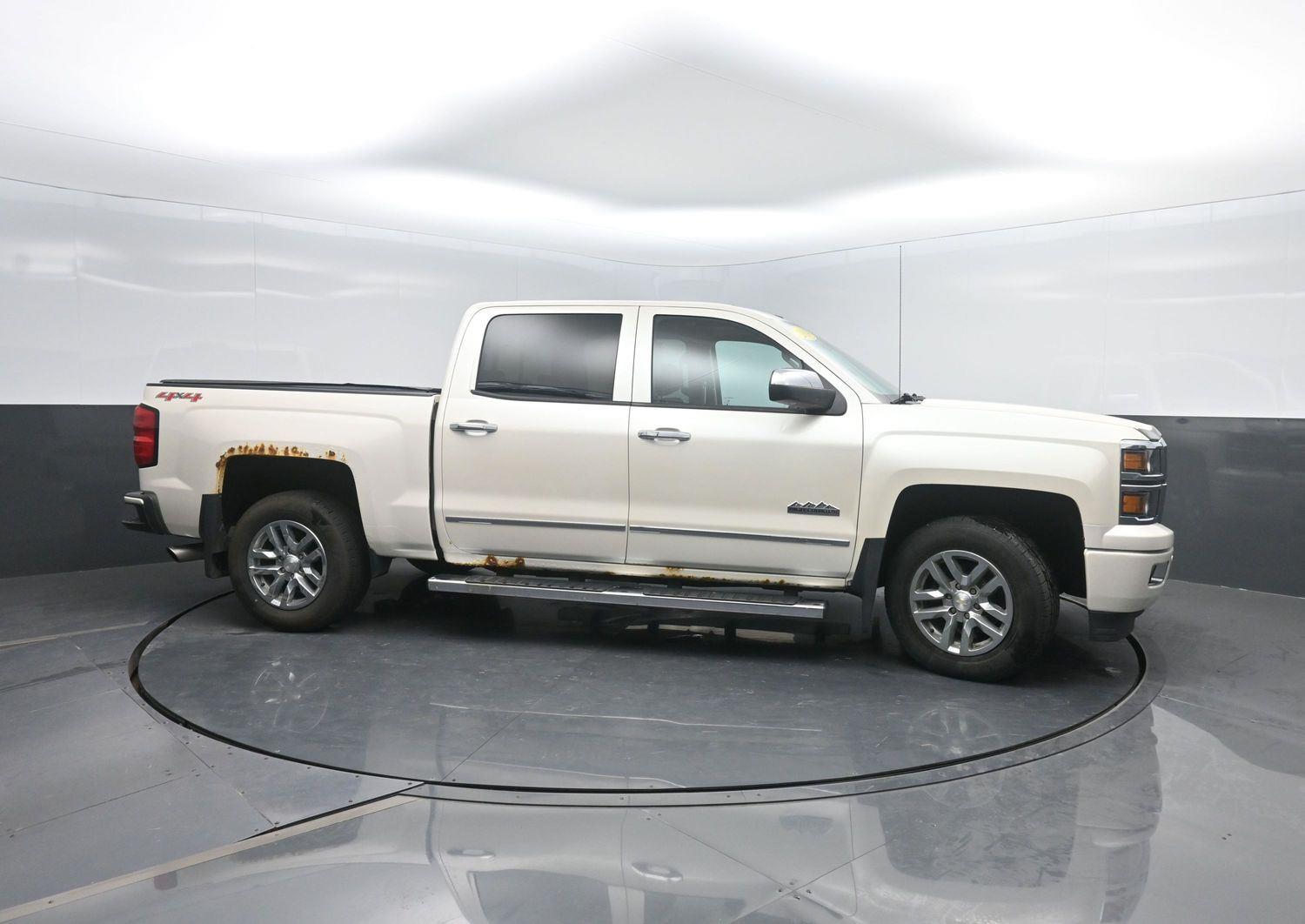 Used 2014 White Diamond Tricoat Chevrolet High Country image 3