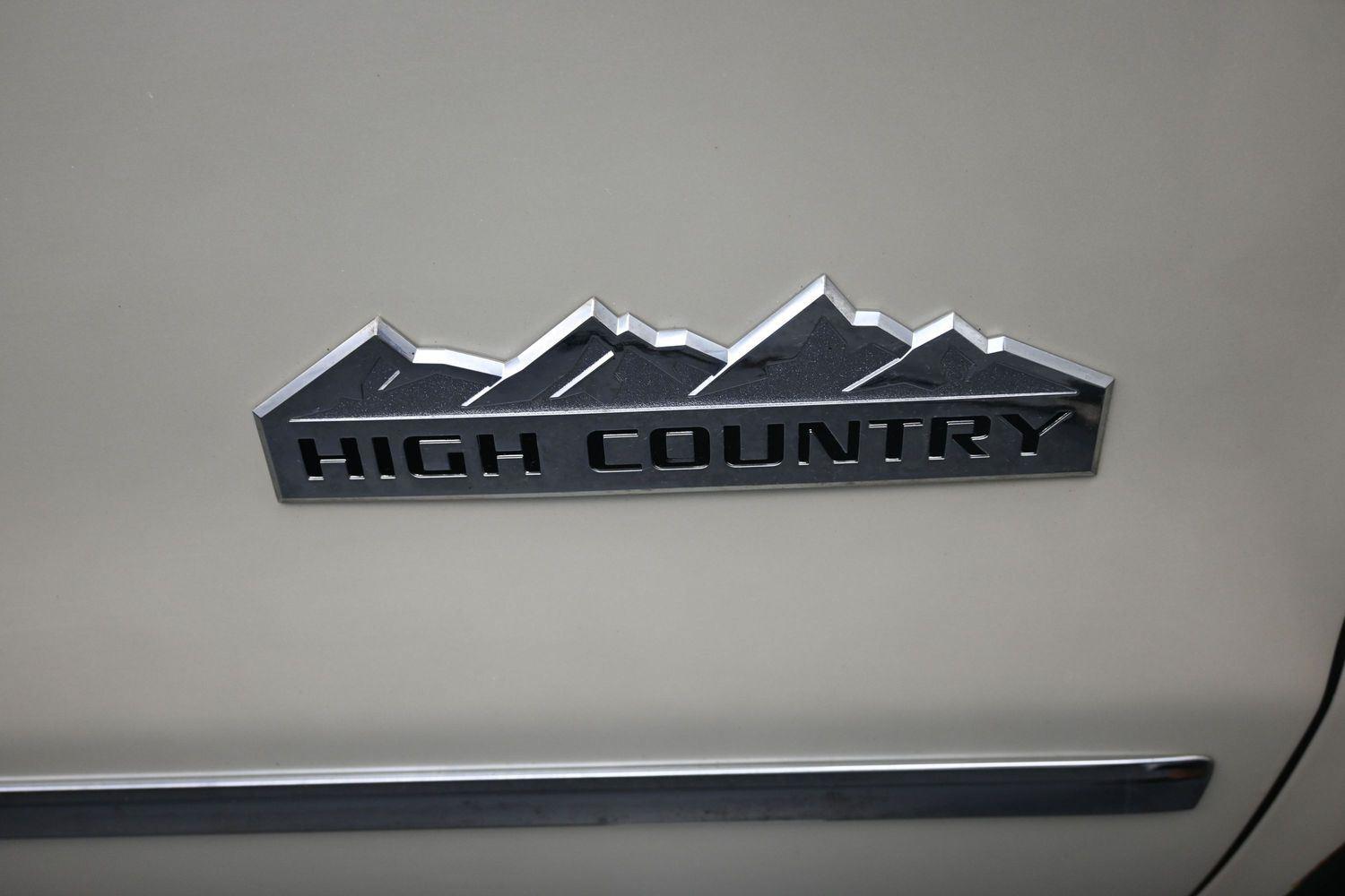 Used 2014 White Diamond Tricoat Chevrolet High Country image 6
