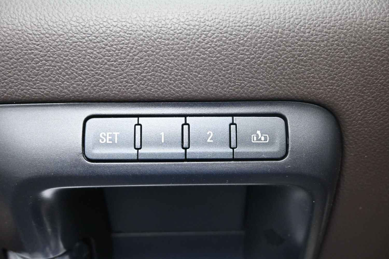 Used 2014 White Diamond Tricoat Chevrolet High Country image 20