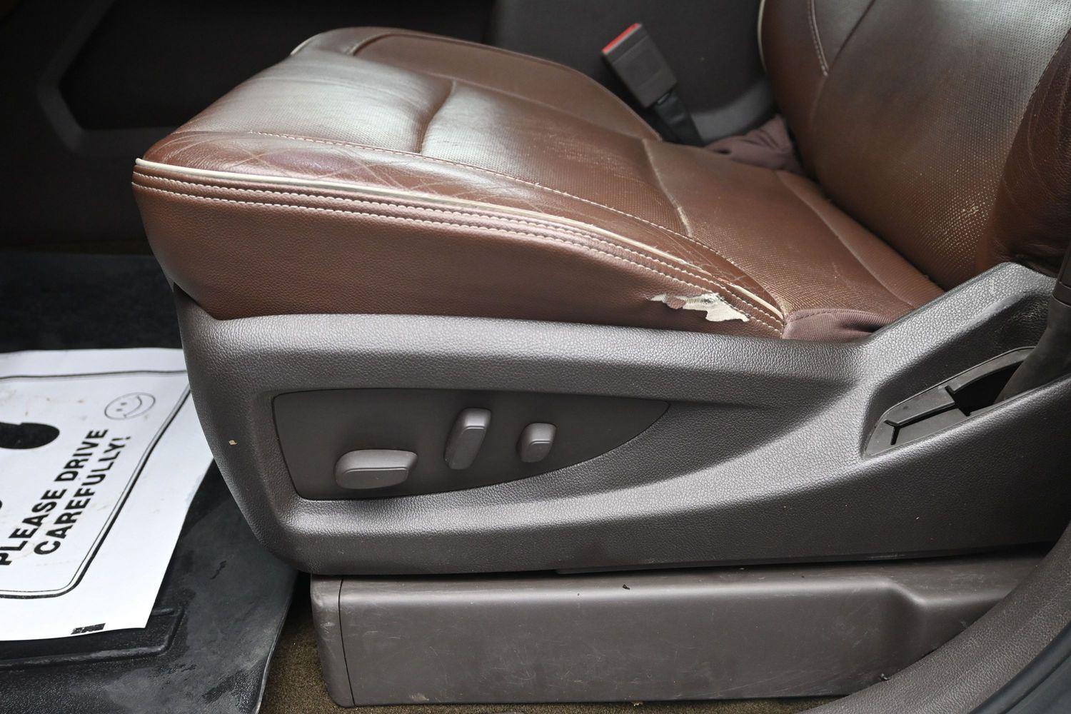 Used 2014 White Diamond Tricoat Chevrolet High Country image 21