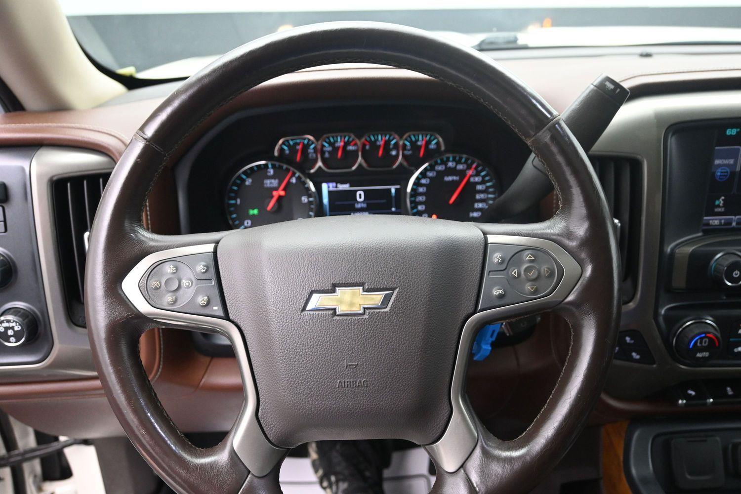 Used 2014 White Diamond Tricoat Chevrolet High Country image 25