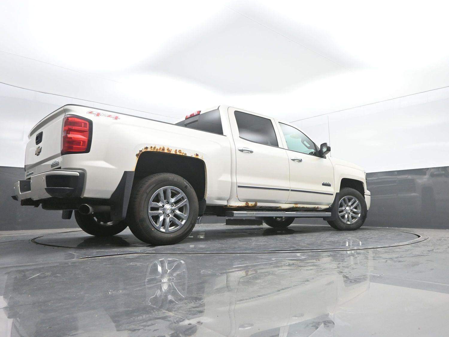 Used 2014 White Diamond Tricoat Chevrolet High Country image 36