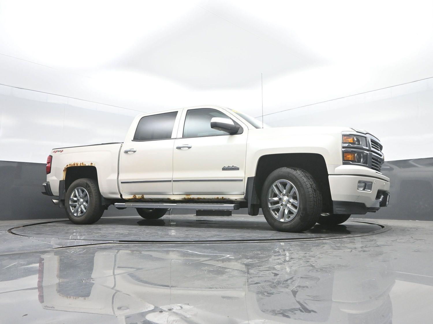 Used 2014 White Diamond Tricoat Chevrolet High Country image 37