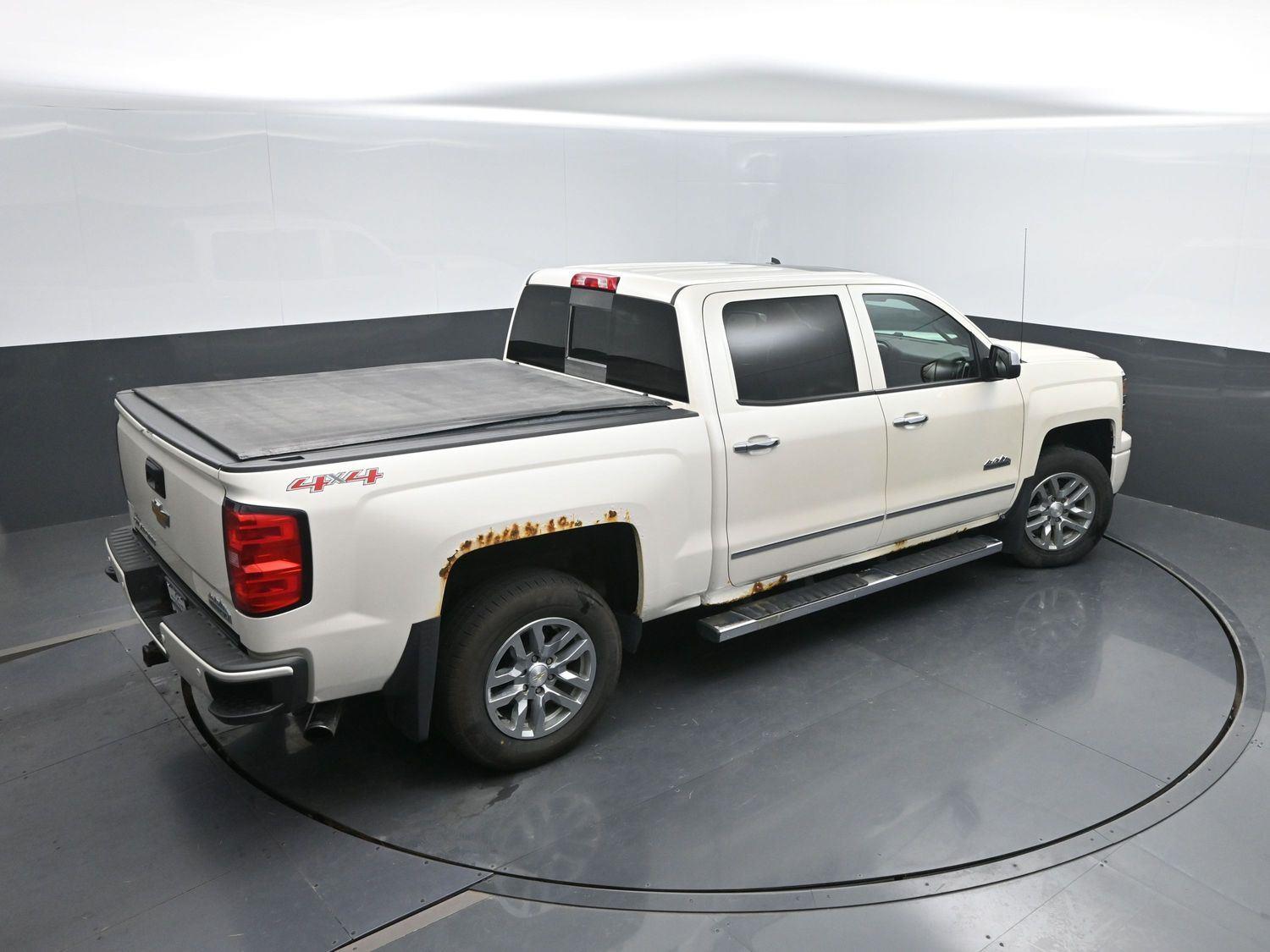 Used 2014 White Diamond Tricoat Chevrolet High Country image 40