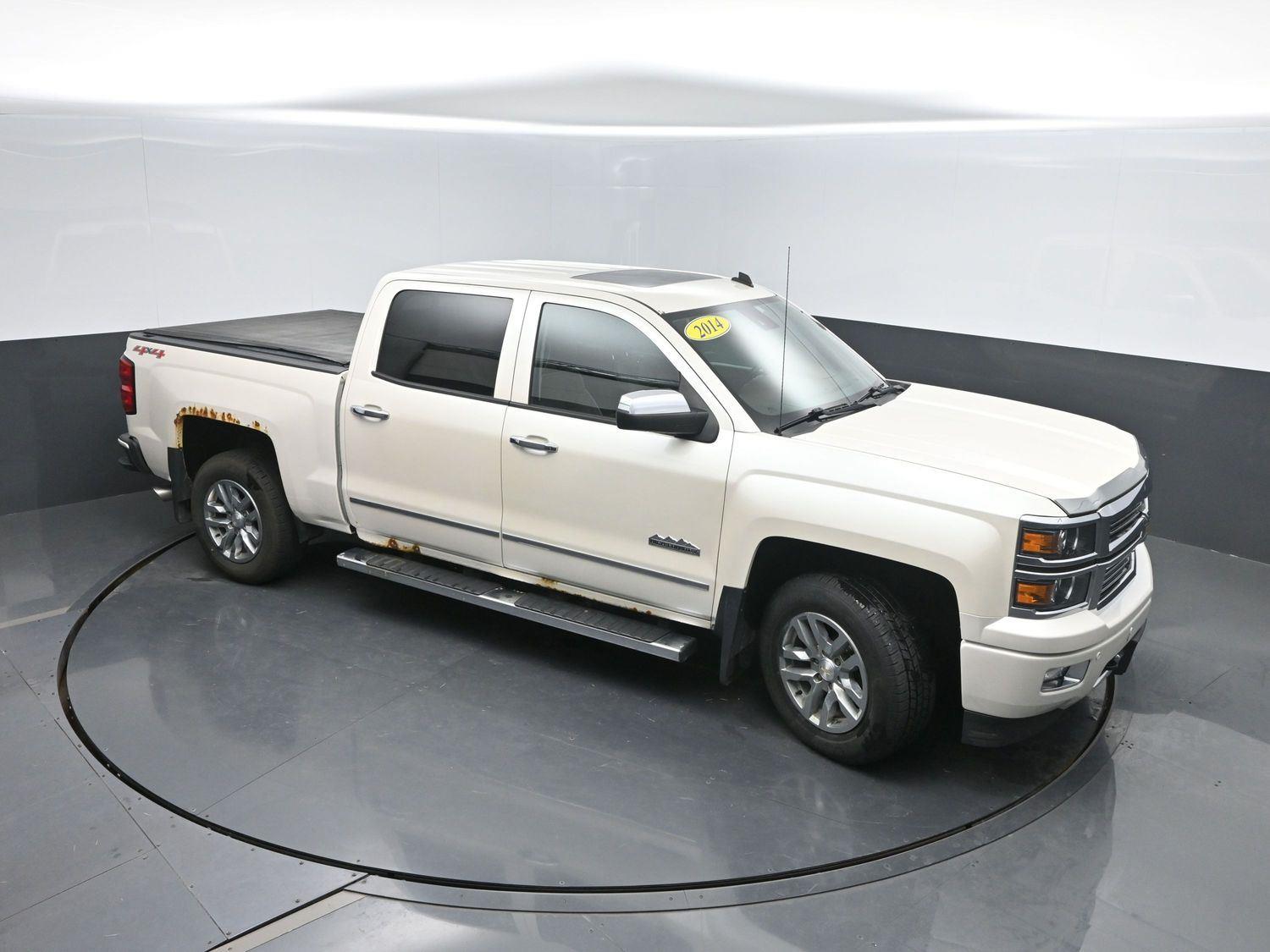 Used 2014 White Diamond Tricoat Chevrolet High Country image 41