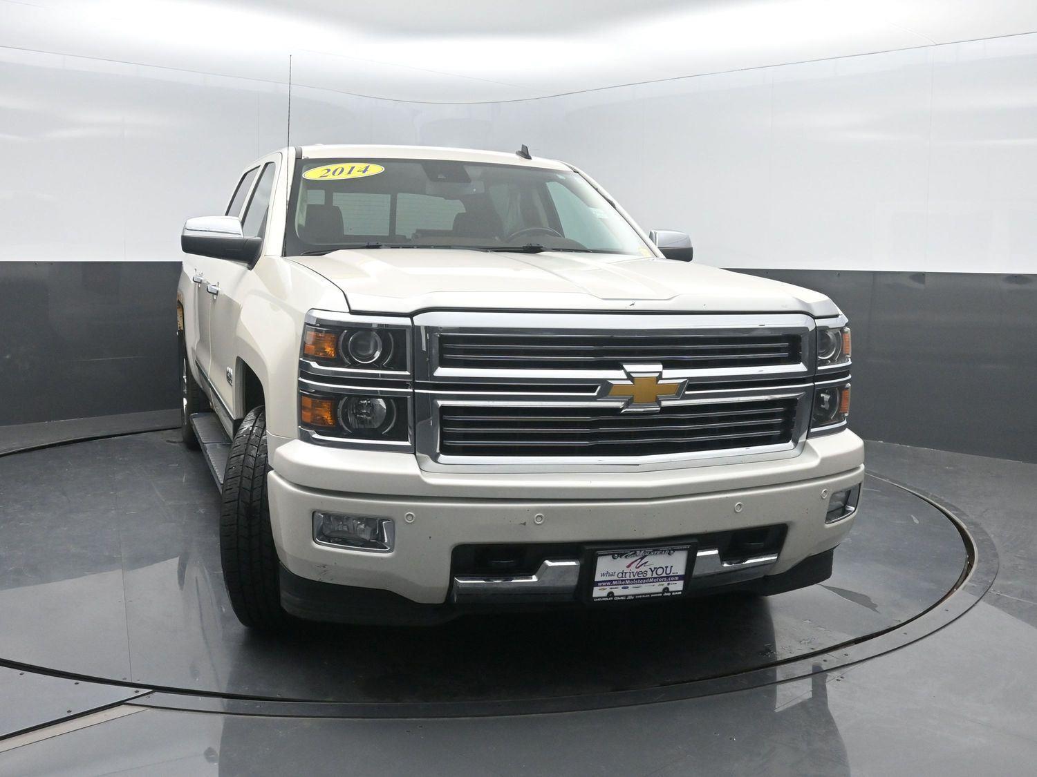 Used 2014 White Diamond Tricoat Chevrolet High Country image 44