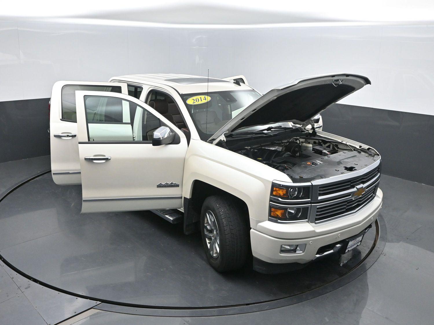 Used 2014 White Diamond Tricoat Chevrolet High Country image 47