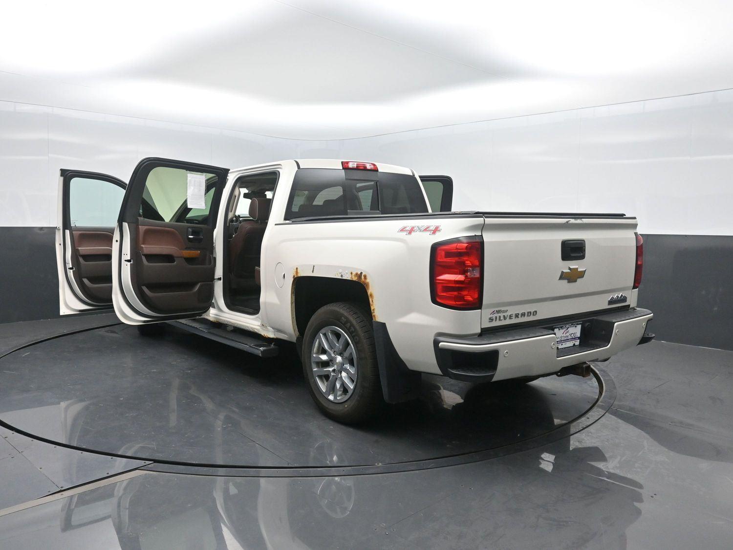 Used 2014 White Diamond Tricoat Chevrolet High Country image 48