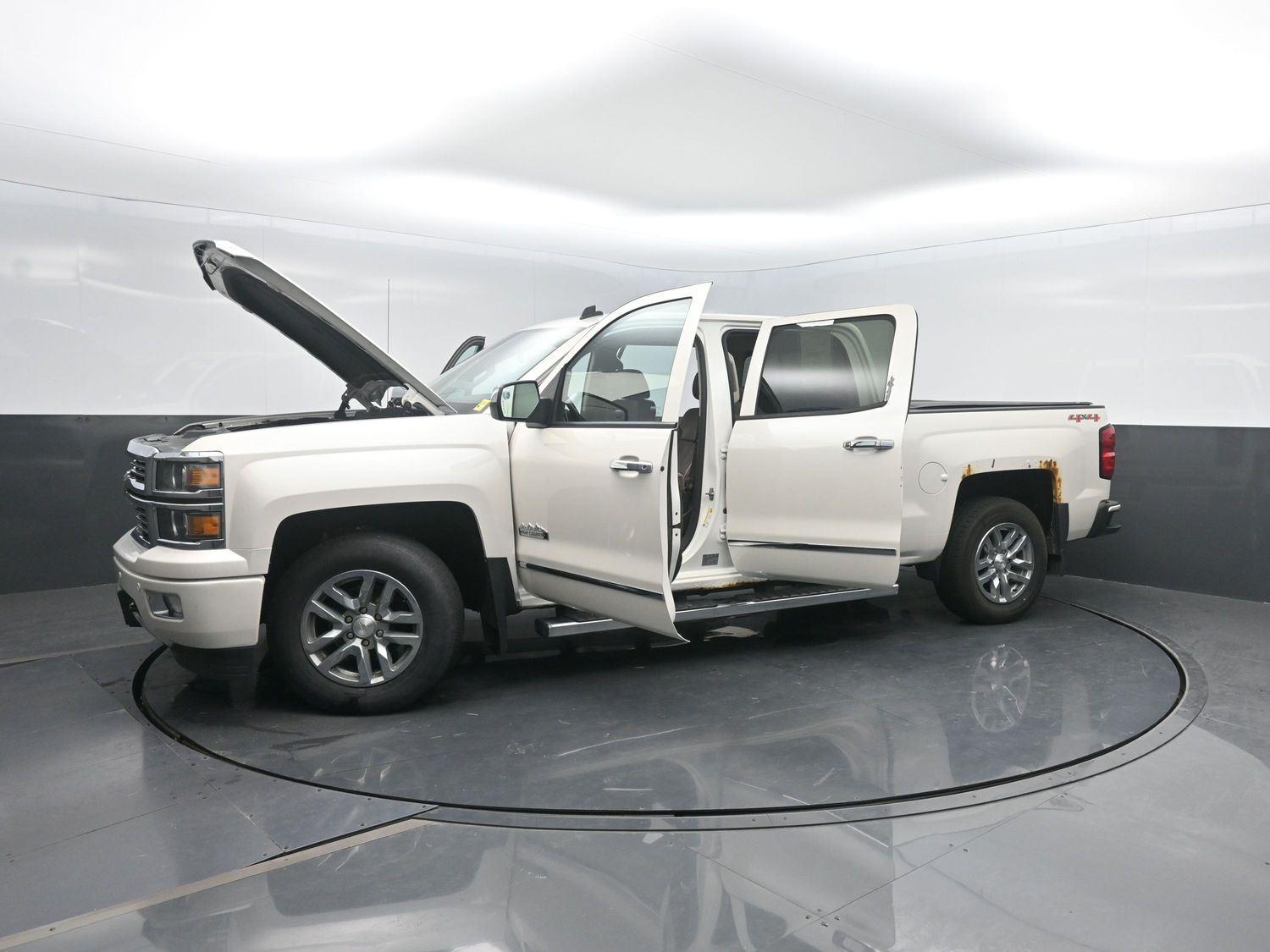 Used 2014 White Diamond Tricoat Chevrolet High Country image 50