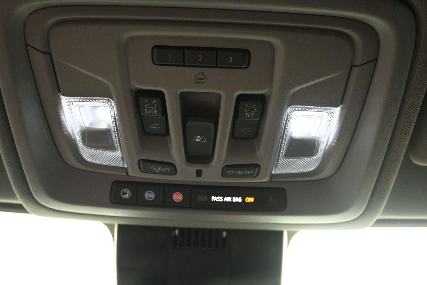 Used 2025 White Frost Tricoat GMC Denali image 36