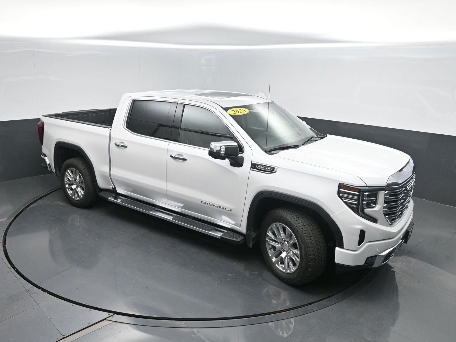 Used 2025 White Frost Tricoat GMC Denali image 44