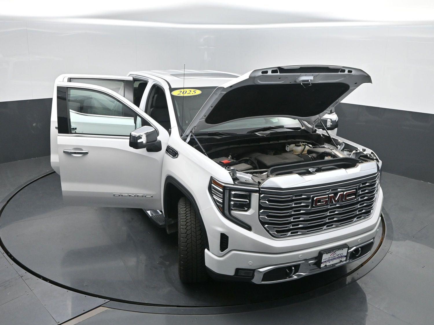 Used 2025 White Frost Tricoat GMC Denali image 50