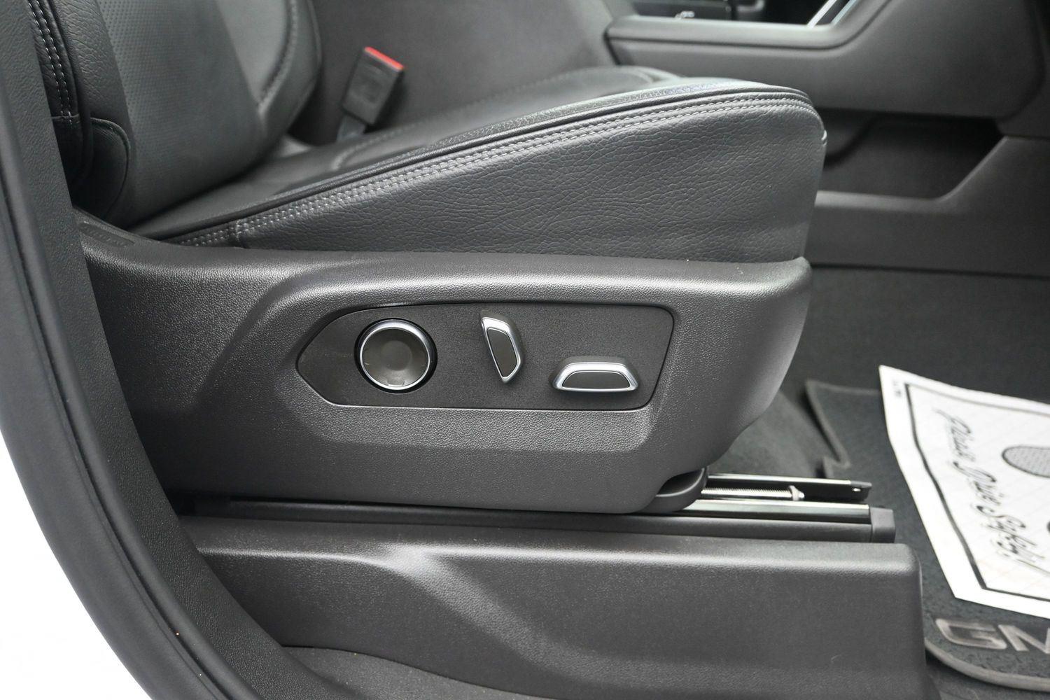 Used 2025 White Frost Tricoat GMC Denali image 11