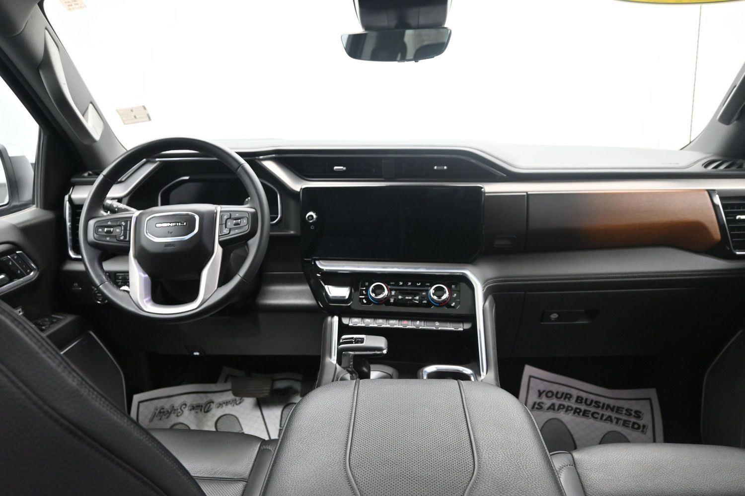 Used 2025 White Frost Tricoat GMC Denali image 15