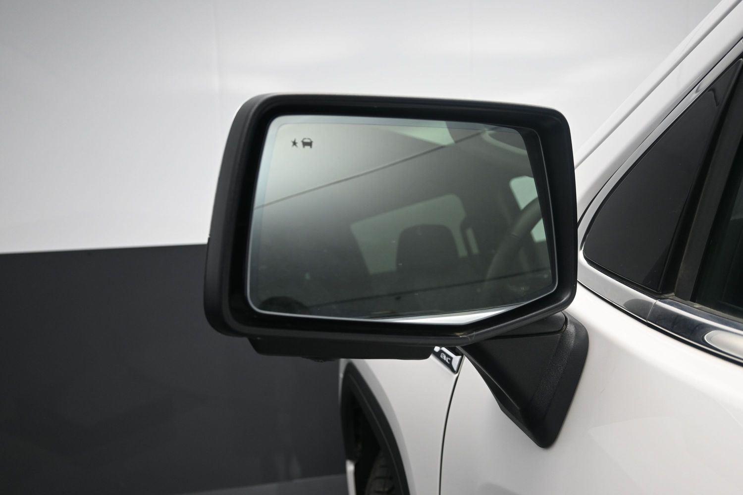 Used 2025 White Frost Tricoat GMC Denali image 20