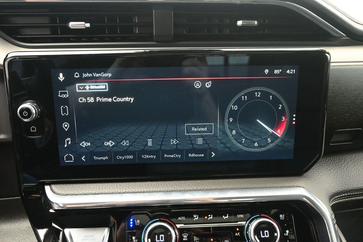 Used 2025 White Frost Tricoat GMC Denali image 31