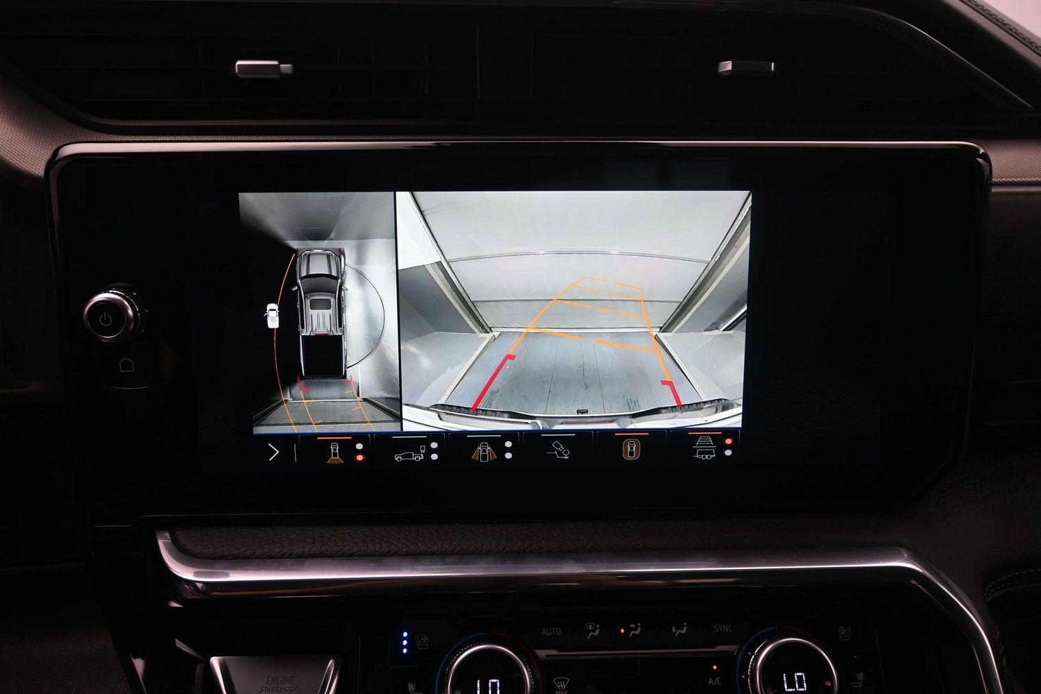 Used 2025 White Frost Tricoat GMC Denali image 32