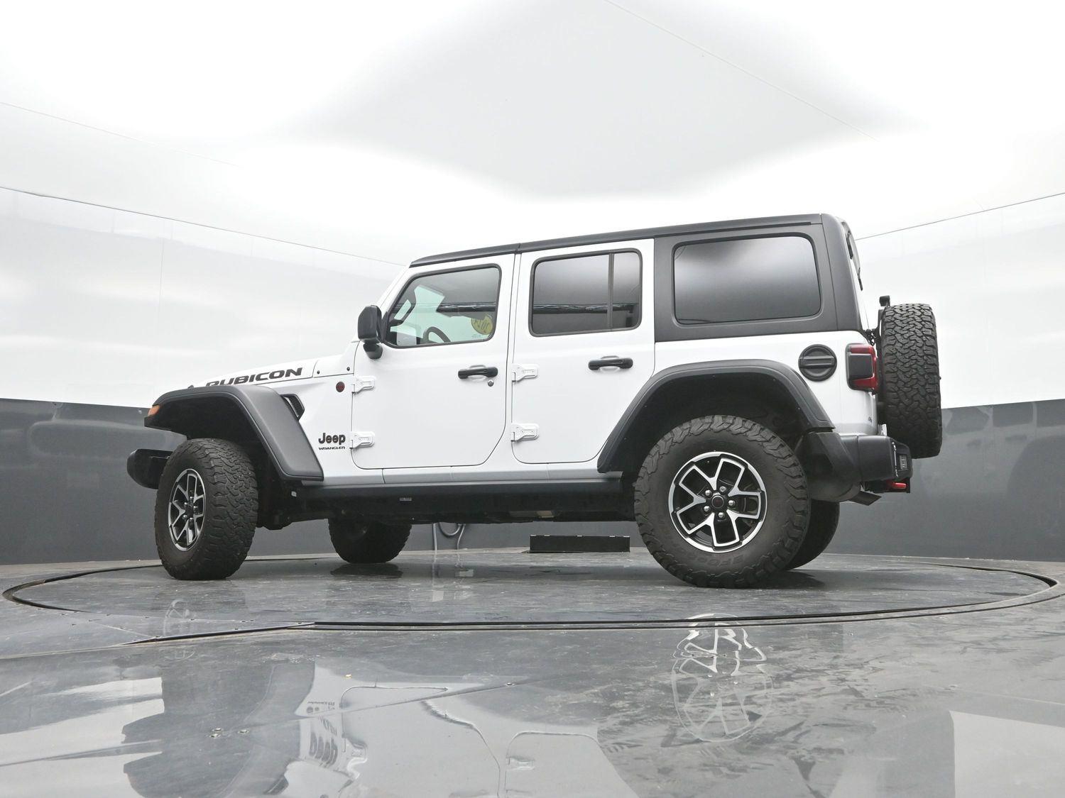 Used 2024 Bright White Jeep Rubicon image 30