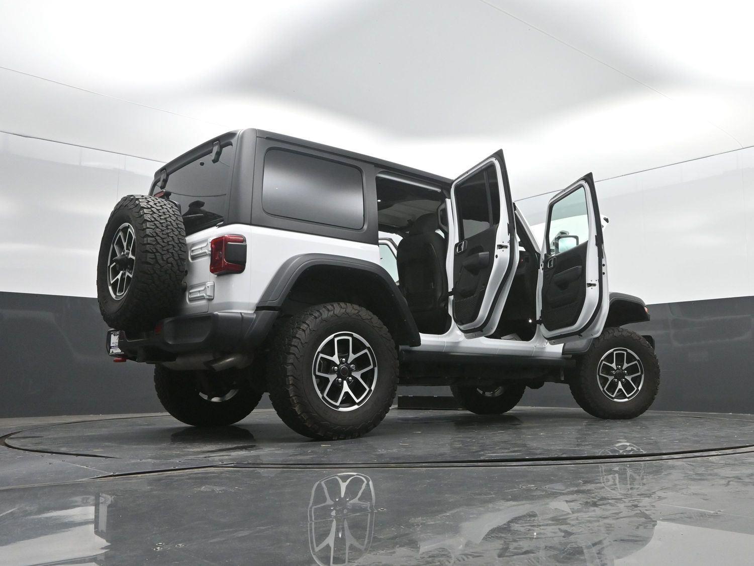 Used 2024 Bright White Jeep Rubicon image 45