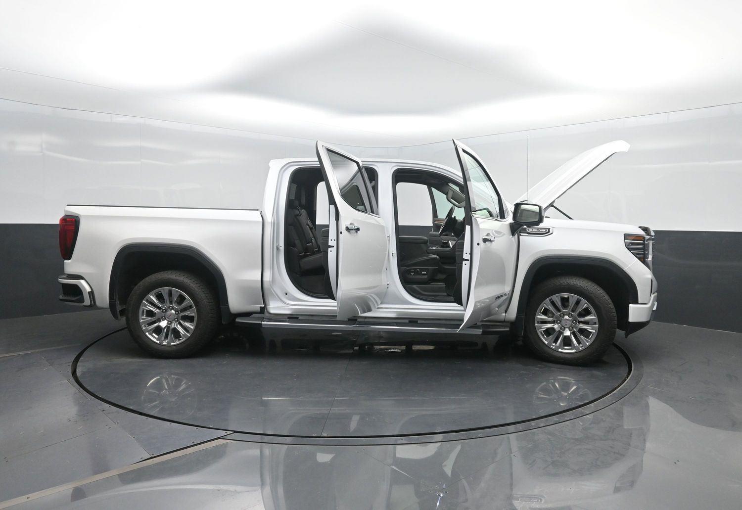 Used 2025 White Frost Tricoat GMC Denali image 52