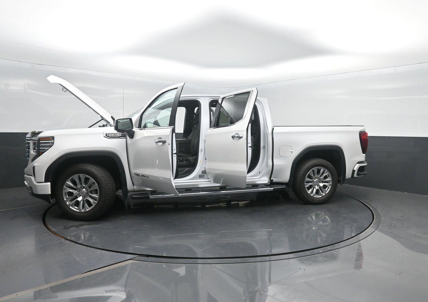 Used 2025 White Frost Tricoat GMC Denali image 53